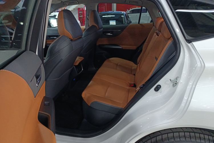 Used Toyota Venza 2022 Dual-Engine 2.5L CVT Two-Wheel Drive Prestige Edition