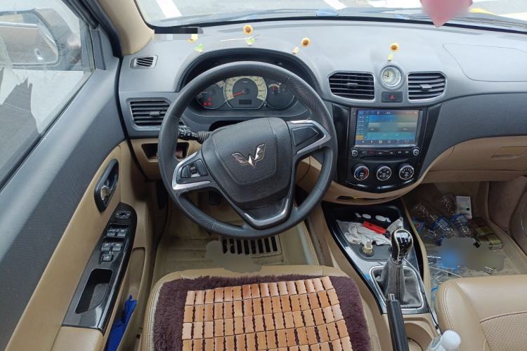 Used Wuling Hongguang 2014 1.5L S Luxury Model