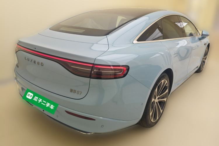 Used Hima Luxeed S7 2025 705 km Max
