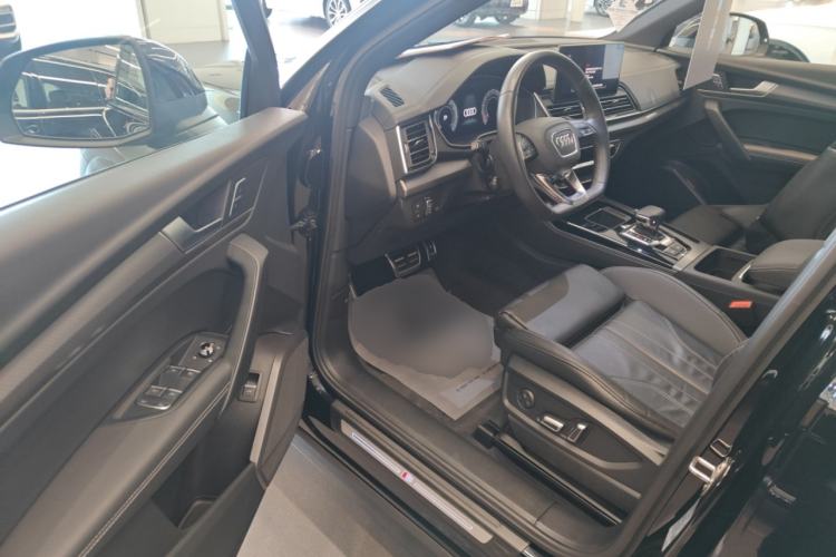 Used Audi Q5L 2024 40 TFSI Luxury Dynamic Edition Driver Seat