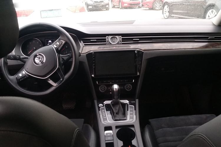 Used Volkswagen Magotan 2018 330TSI DSG Luxury Model