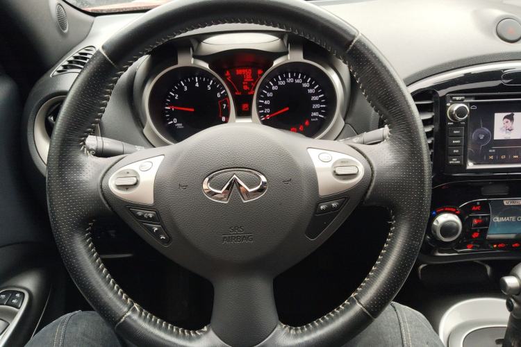 Used Infiniti ESQ 2014 1.6L Spontaneous Edition
