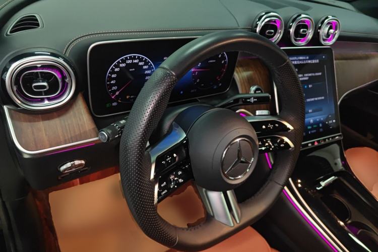 Used Mercedes-Benz GLC 2024 GLC 300 L 4MATIC Dynamic Edition 5-seater
