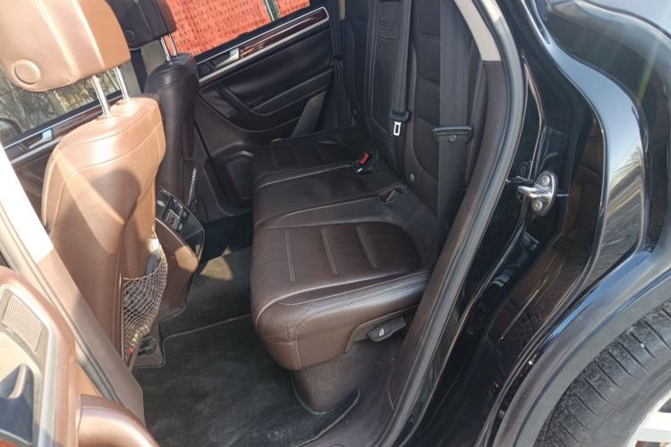 Used Volkswagen Touareg 2011 3.0 TSI Comfort Version