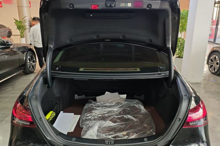 Used Mercedes-Benz E-Class 2023 Updated E 300 L Luxury Edition
