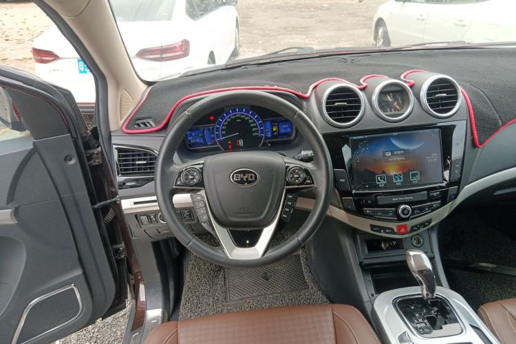 Used BYD S7 2016 2.0T Automatic Prestige Edition
