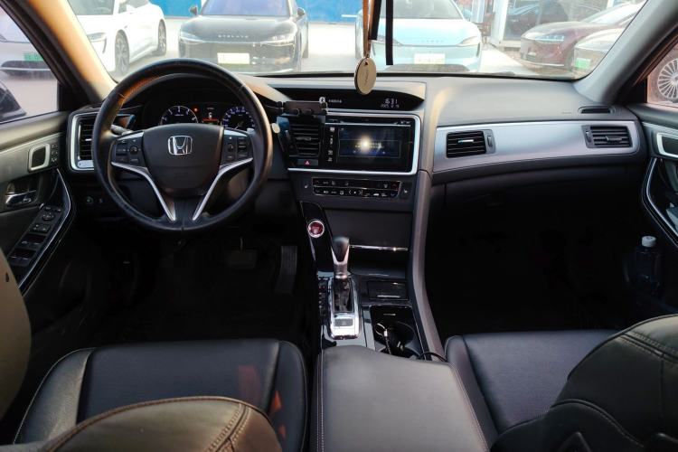 Used Honda Spirior 2017 2.0L Comfort Edition Center Console