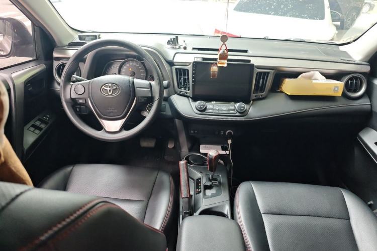 Used Toyota RAV4 2019 2.0L CVT Two-Wheel Drive Pioneer Edition China VI Standard
