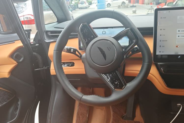 Used Geely Galaxy LEVC L380 2025 805 km Flagship Version All-Wheel Drive Steering Wheel