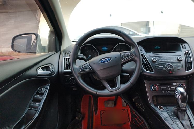 Used Ford Focus 2015 Sedan EcoBoost 125 Automatic Supreme Style Edition Steering Wheel