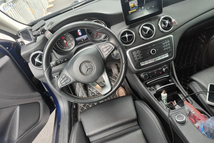 Used Mercedes-Benz GLA 2017 GLA 200 Sport Edition Steering Wheel