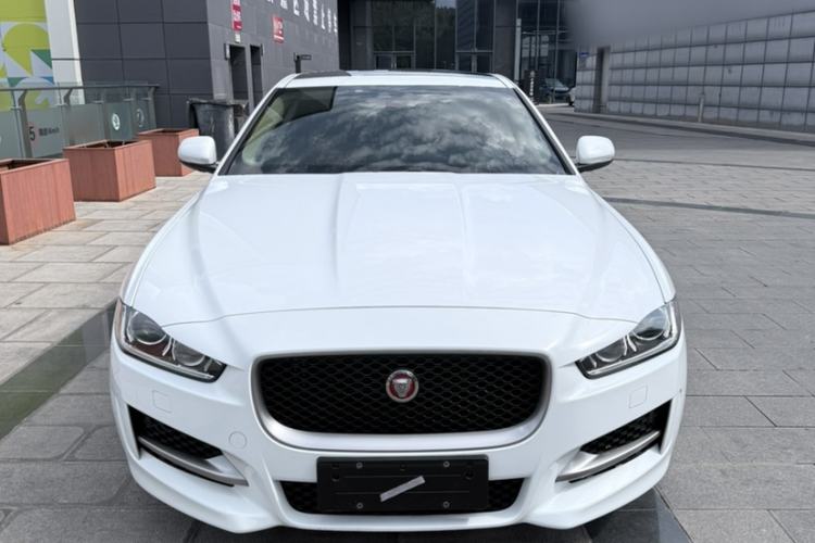 Used Jaguar XE 2017 2.0T 200 PS R-Sport
