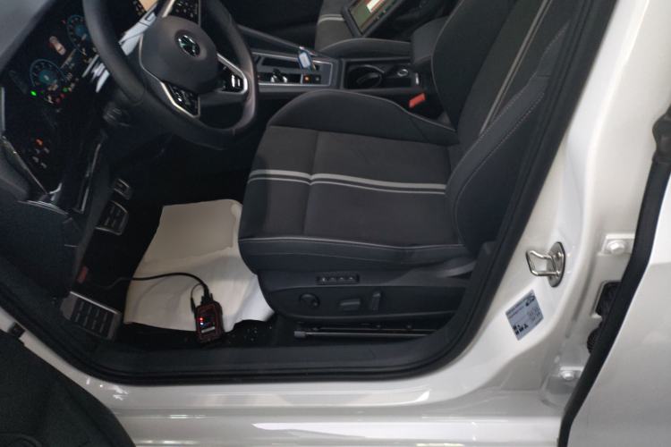 Used Volkswagen Golf 2023 Facelift 280TSI DSG R-Line Lite
