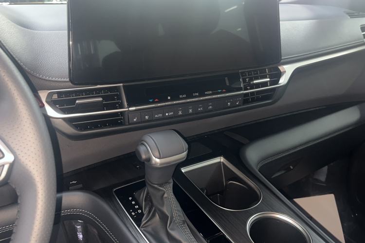 Used Toyota Sienna 2026 Model 2.5L Dual-Engine Four-Wheel-Drive Premium Edition