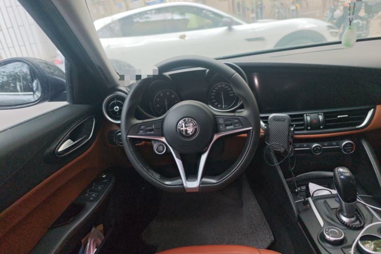 Used Alfa Romeo Giulia 2017 2.0T 200HP Luxury Edition