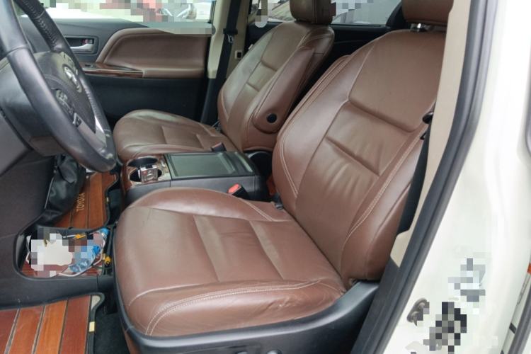 Used Toyota SIENNA  Left Front Seat