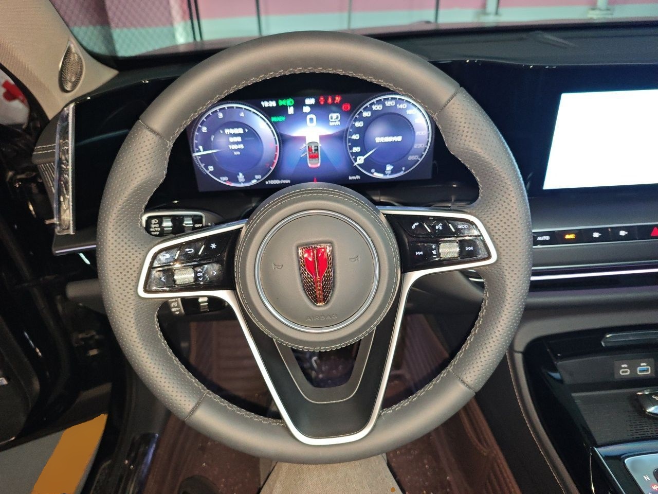 Hongqi H9 2025 2.0T Two-Wheel Drive Flagship Luxury Business Edition 5 Seats — снимка 10