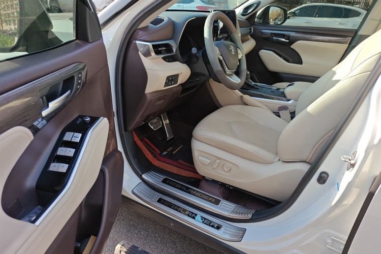 Used Toyota Highlander 2022 Dual-Engine 2.5L Four-Wheel Drive Supreme Edition 7-Seater Driver Seat