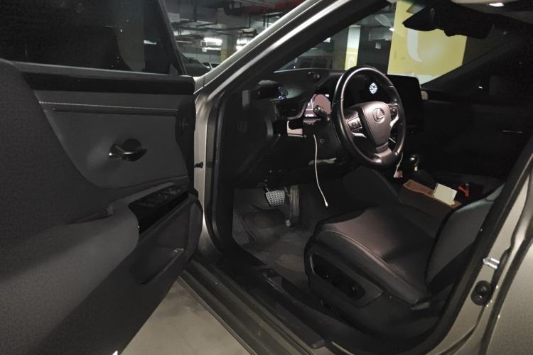 Used Lexus ES 2021 200 Excellence Edition