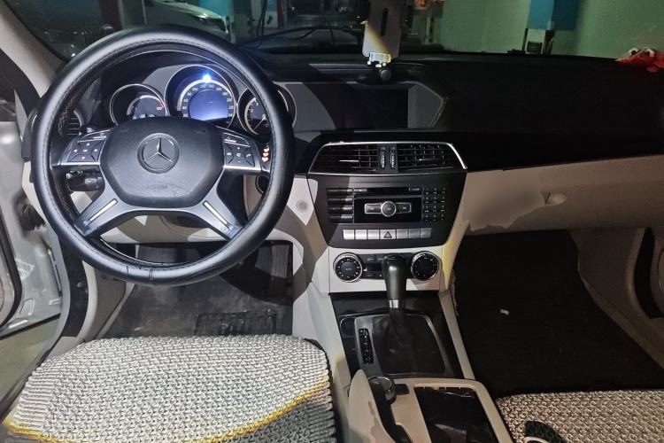 Used Mercedes-Benz C-Class 2011 C 180K Classic model