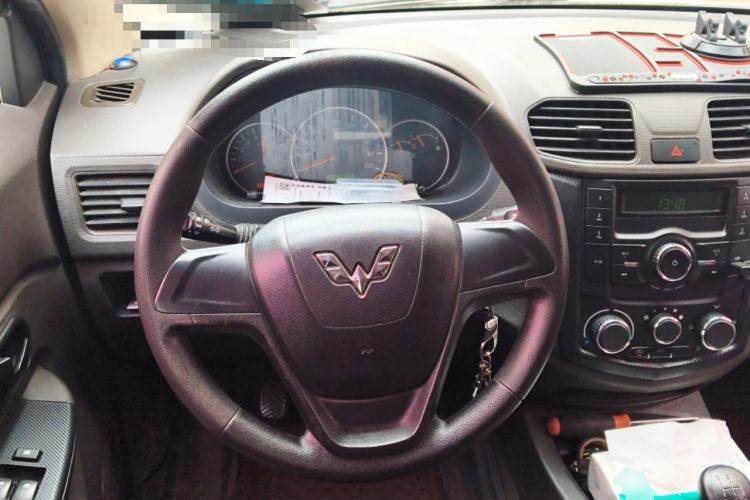 Used Wuling Hongguang 2015 1.2L S Base Model China V Standard
