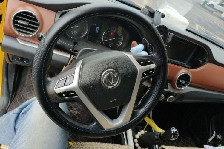 Used Dongfeng Ruichi 2018 2.5T Diesel Two-Wheel Drive Luxury Version ZD25T5
