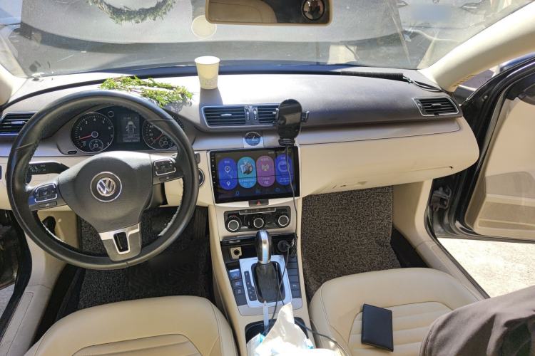 Used Volkswagen Magotan 2013 1.8TSI Premier Model Center Console