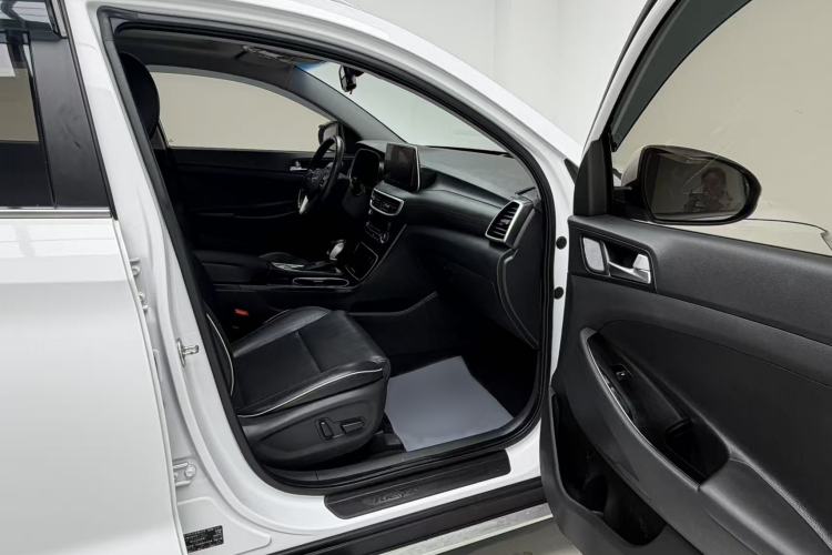 Used Hyundai Tucson 2019 280TGDi Dual-Clutch Two-Wheel Drive Smart Connect Version China VI
