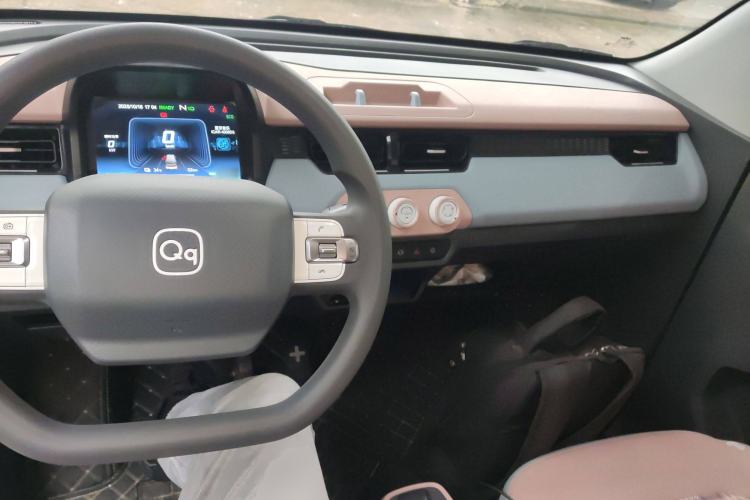 Used Chery QQ Ice Cream 2025 155km Sundae Edition Interior 2