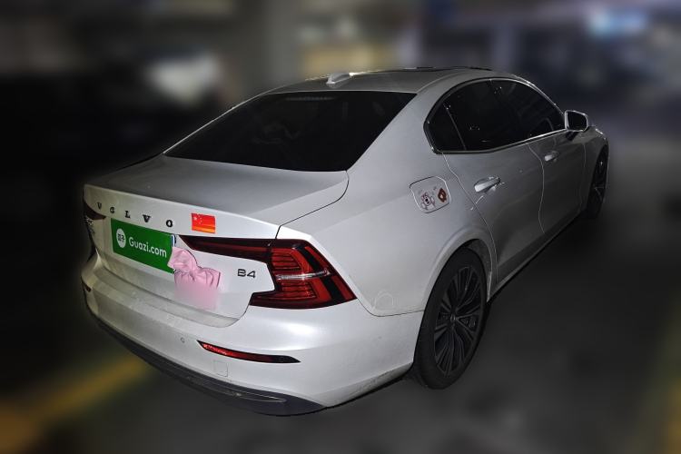 Used Volvo S60 2023 B4 Zhiyuan Luxury Edition
