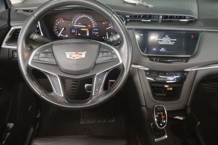 Used Cadillac XT5 2016 25T Luxury Model Steering Wheel