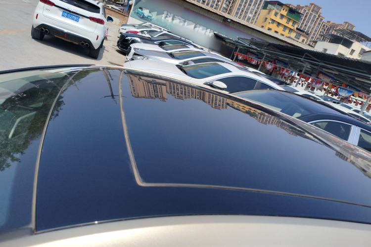 Used Volkswagen Golf 2017 1.6L Automatic Comfort Million-Vehicle Anniversary Edition Roof