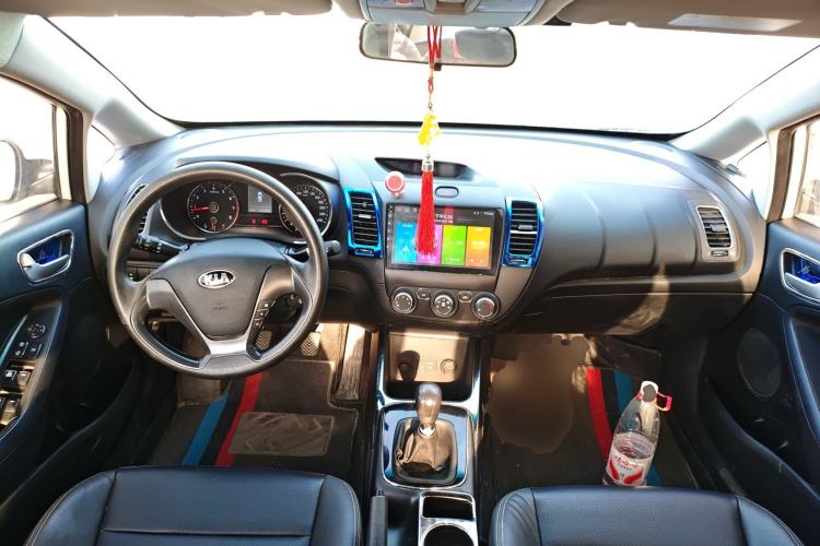 Used Kia K3 2016 1.6L Manual GL Center Console