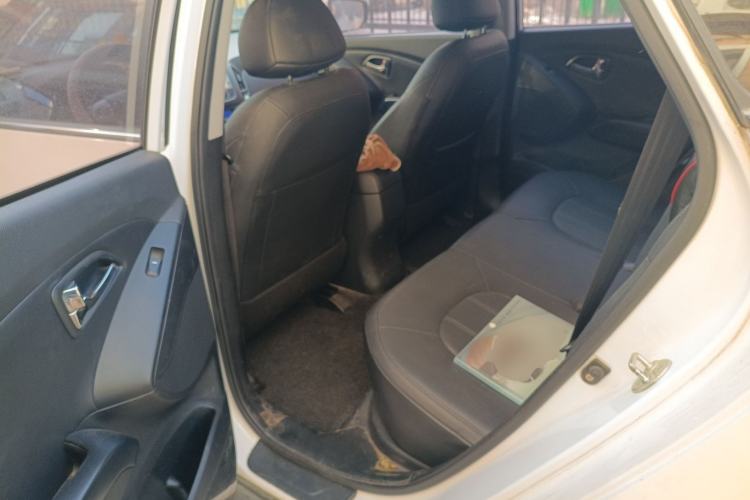 Used Hyundai ix35 2015 2.0L Automatic 2WD Smart Version China V Standard
