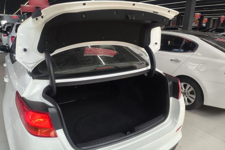 Used Kia K5 2015 2.0L Automatic LUX
