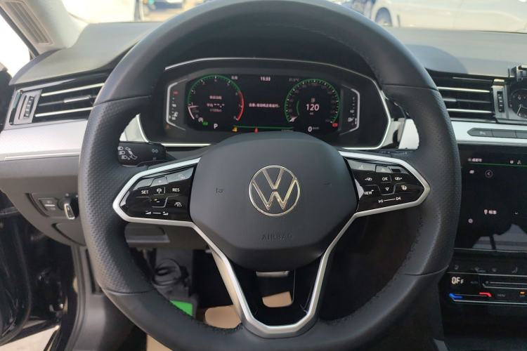 Used Volkswagen Magotan 2023 2 Million Units Commemorative Edition 330TSI DSG Luxury Version Steering Wheel