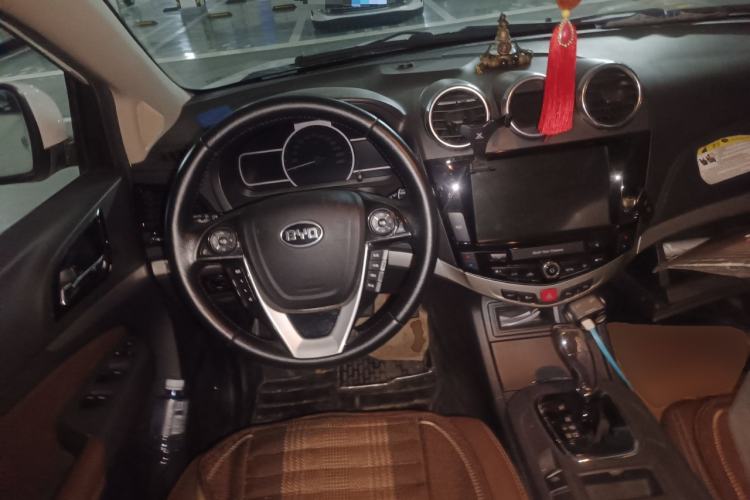 Used BYD S7 2015 2.0T Upgraded Automatic Luxury Version
