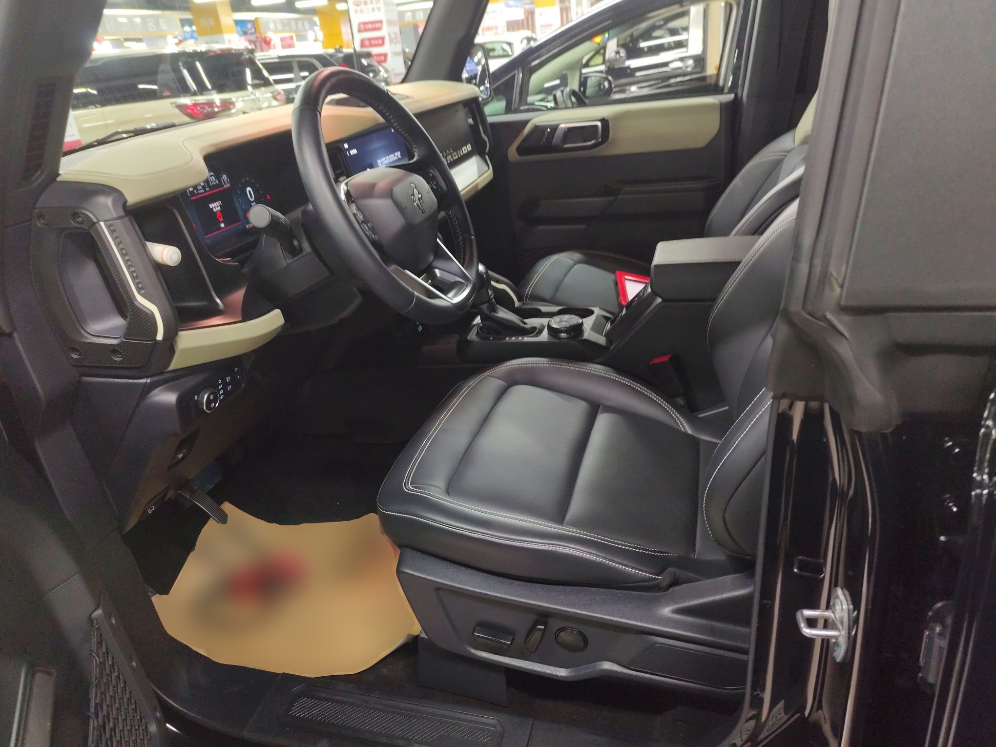 المقاعد الأمامية داخل السيارة