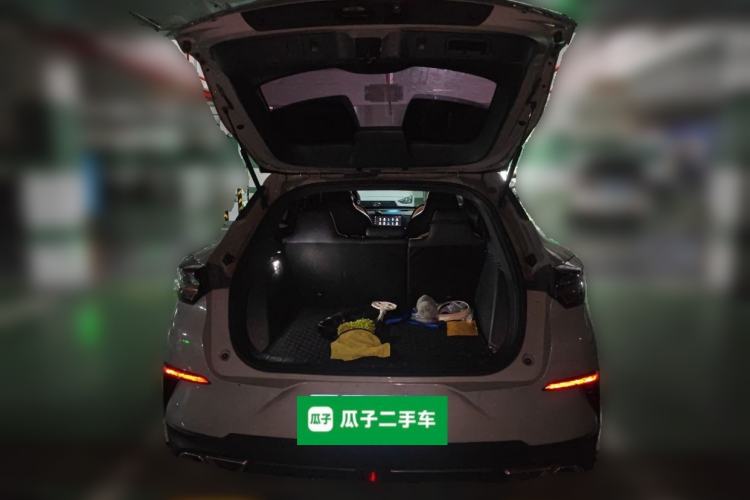 Used CHANGAN UNI-T 2020 1.5T Prestige Version Trunk