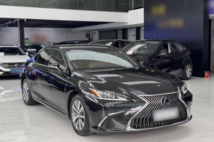 Used Lexus ES 2018 300h Premier Edition China V Standard Exterior 1