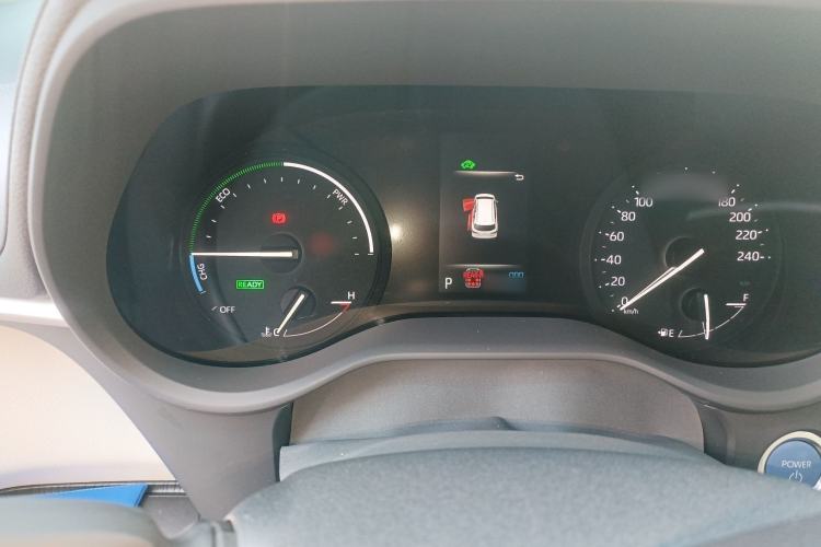 Used Toyota Sienna 2023 2.5L Hybrid Deluxe Edition