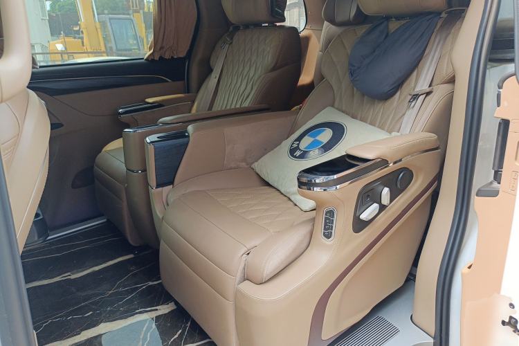 Used Buick GL8 2021 ES Land Cruiser 653T Luxury Edition Left Rear Seat