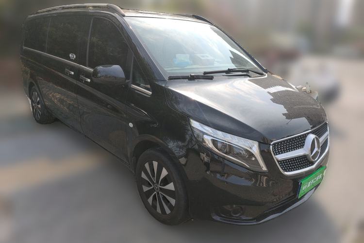 Used Mercedes-Benz Vito 2021 2.0T Business Version 7 Seats Front Right 45 Deg