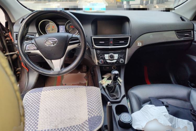 Used Soueast V5 Lingzhi 2012 1.5L Manual Luxury Version Center Console