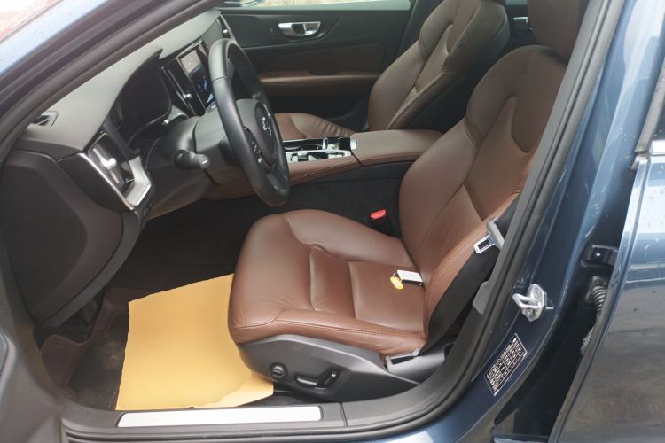 Used Volvo S60 New Energy 2022 T8 eDrive Hybrid All-Wheel Drive Smart Luxury Edition Left Front Seat