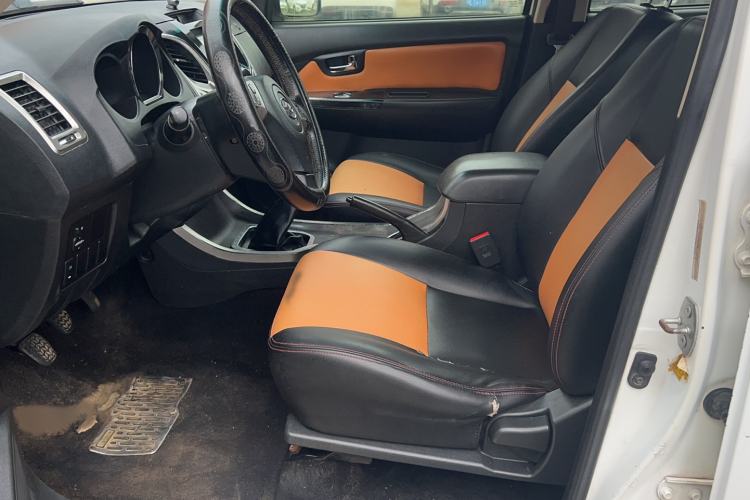 Used Huanghai Jiaolong 2015 2.8T Two-Wheel Drive Diesel Sport Edition JE493ZLQ4CB
