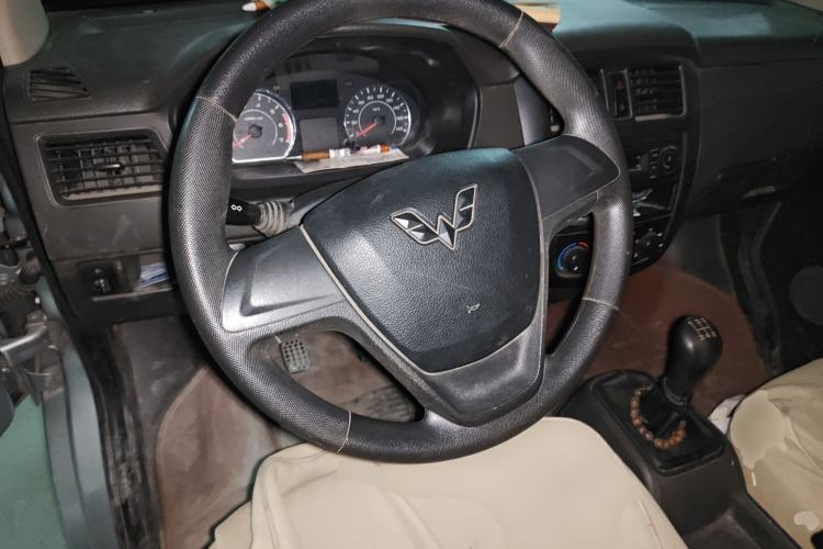 Used Wuling Rongguang S 2023 1.5L Basic Enclosed-Window Vehicle 2 Seats