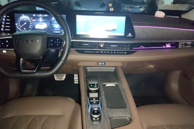 Used Chery Arrizo 8 2023 High-Performance Edition 2.0T DCT Powerfully Equipped Center Console