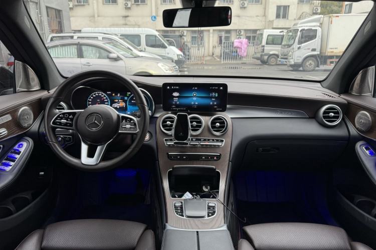 Used Mercedes-Benz GLC 2022 Second Facelift GLC 260 L 4MATIC Luxury Edition Audio And AC Panel