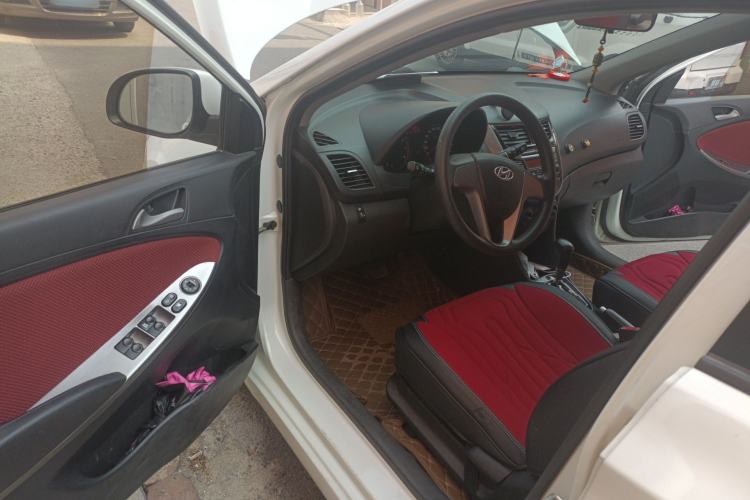 Used Hyundai Verna Ray 2016 1.4L Automatic Leading-Edge GLX
